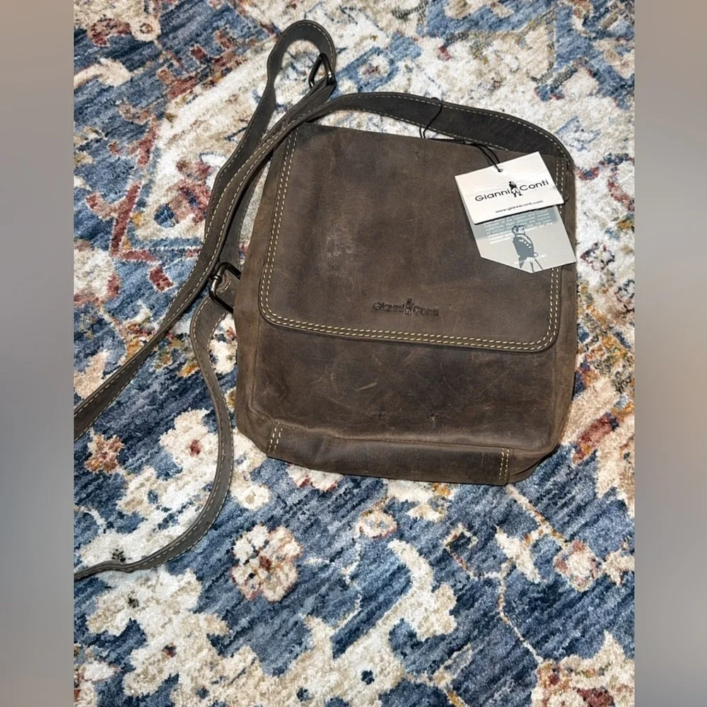 NWT Gianni Conti Brwn Leather Men Crossbody Bag Snap Closure Red Interior 966145
